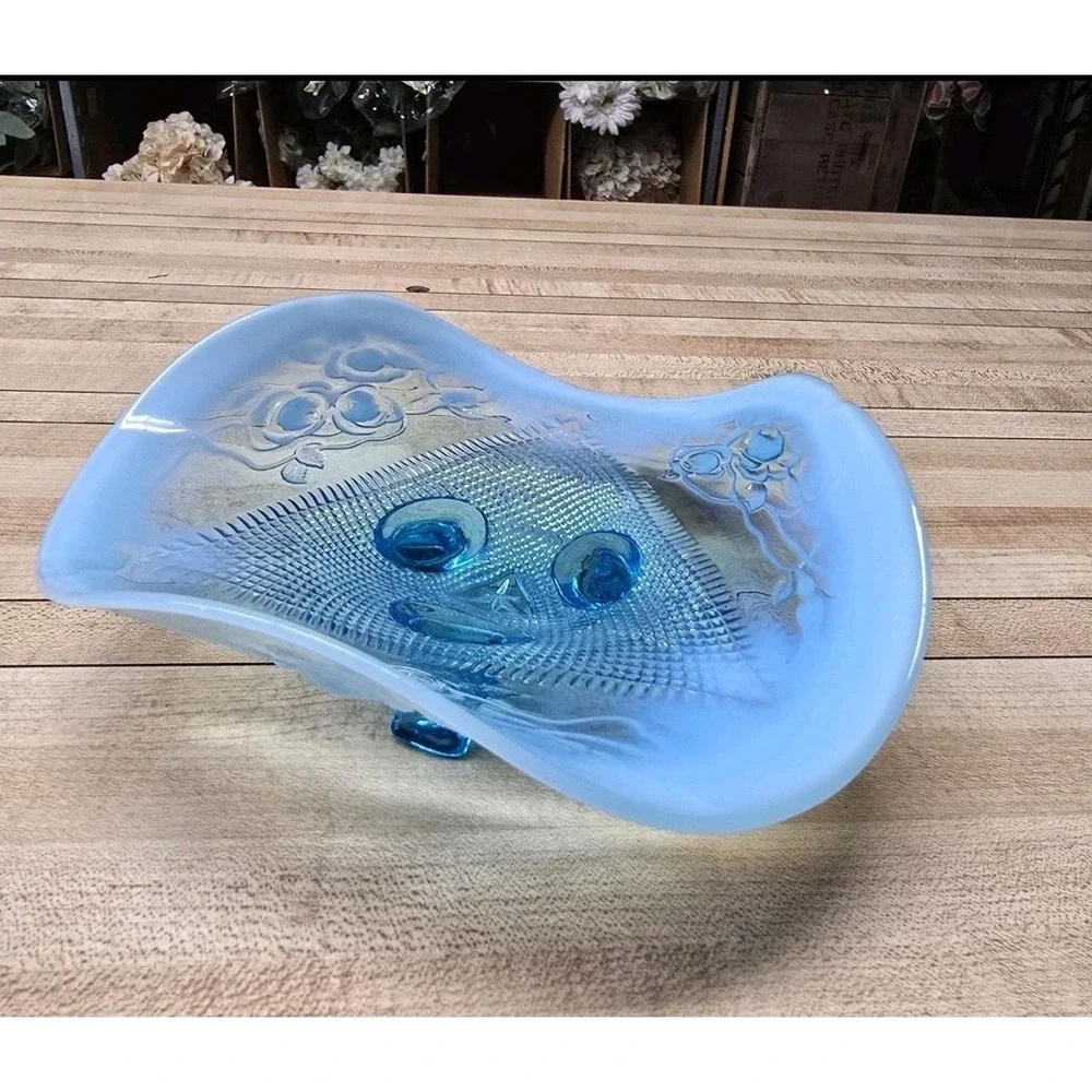 Antique Jefferson Northwood Blue‎ Opalescent Glass Bowl Tri-Footed Candy Dish
